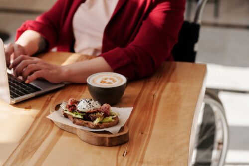 woman eating lunch